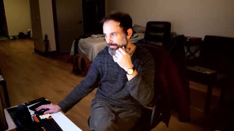 Nike Jude online show from 12-21-25, 07:48