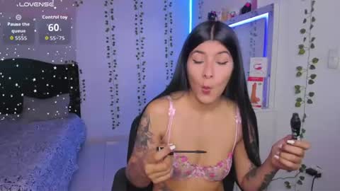 Snapshot of nikibryce_ chatting on 07-15-26, 05:07 Niki online show from 07-15-26, 05:07