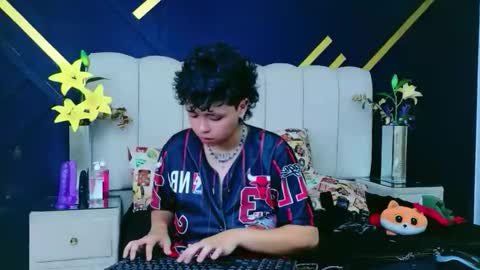 Nikievanz online show from 04-28-26, 02:27