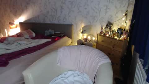 Snapshot of nikimousi chatting on 10-13-25, 02:44 nikimousi online show from 10-13-25, 02:44