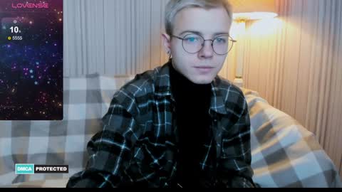 Snapshot of nikistorming chatting on 12-28-24, 08:04 Niki online show from 12-28-24, 08:04