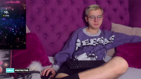 Snapshot of nikistorming chatting on 01-05-25, 08:00 Niki online show from 01-05-25, 08:00