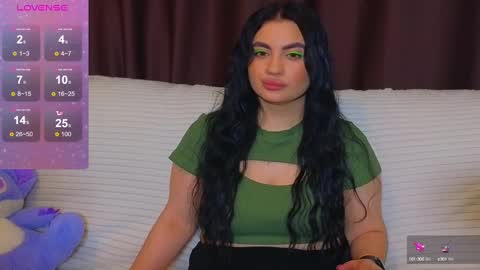 Snapshot of nikki_kardashian chatting on 03-01-25, 10:21 Nikki Kardashian online show from 03-01-25, 10:21