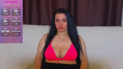 Snapshot of nikki_kardashian chatting on 03-04-25, 10:38 Nikki Kardashian online show from 03-04-25, 10:38