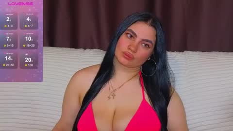 Snapshot of nikki_kardashian chatting on 03-05-25, 02:03 Nikki Kardashian online show from 03-05-25, 02:03