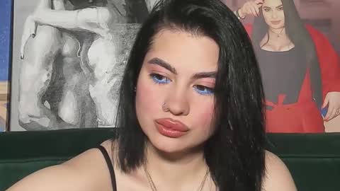 Snapshot of nikki_kardashian chatting on 09-24-25, 04:54 Nikki Kardashian online show from 09-24-25, 04:54