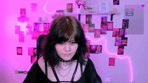 nikki_kiss_ online show from 04-23-26, 12:29