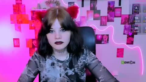 nikki_kiss_ online show from 05-14-26, 08:54