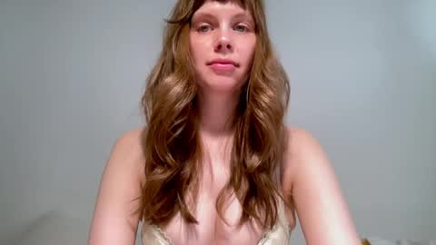 Snapshot of nikki_mi chatting on 06-04-26, 10:10 Nikki online show from 06-04-26, 10:10