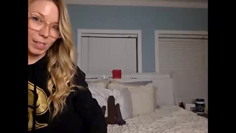 nikkib653466 online show from 04-19-26, 03:39