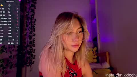 Snapshot of nikkicchu chatting on 05-10-26, 05:34 Online fr-mn 1 am NY time online show from 05-10-26, 05:34