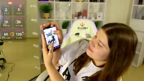 Snapshot of nikkivelvets chatting on 06-17-26, 01:45 NikkiVelvets online show from 06-17-26, 01:45