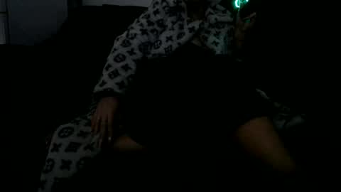 Snapshot of nikkkibabyyyy chatting on 12-22-24, 06:26 Niquita Sparkles online show from 12-22-24, 06:26