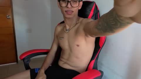 niklaus_wolf online show from 04-03-26, 05:44