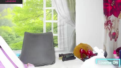 Snapshot of nikol32__ chatting on 06-18-26, 10:30 dayan online show from 06-18-26, 10:30