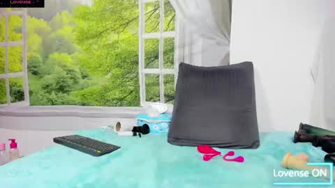 Snapshot of nikol32__ chatting on 07-15-26, 10:53 dayan online show from 07-15-26, 10:53