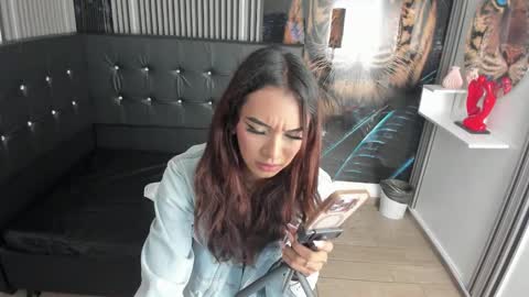 Snapshot of nikol_rang__ chatting on 09-19-25, 11:05 Nikol Rang online show from 09-19-25, 11:05