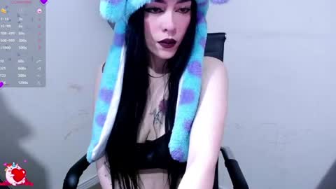 nikolleslut online show from 07-31-26, 05:40