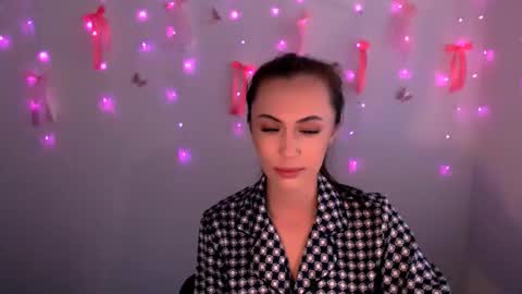 nikonara_ online show from 05-21-26, 12:23