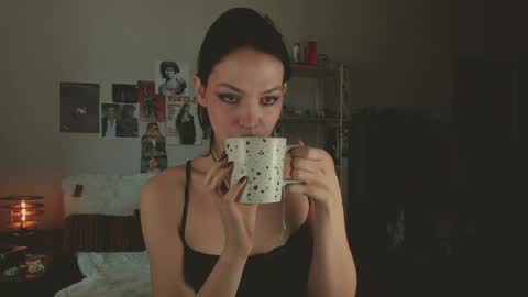 Veronica online show from 04-16-26, 10:38