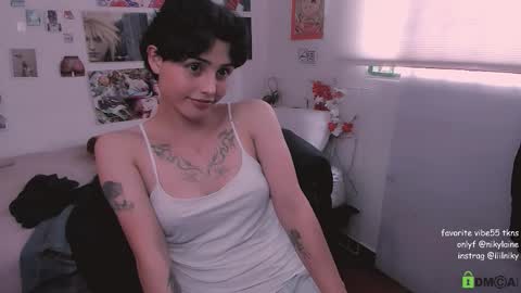 Nikylaine online show from 11-24-25, 07:46