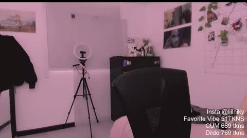 Nikylaine online show from 02-08-26, 01:47