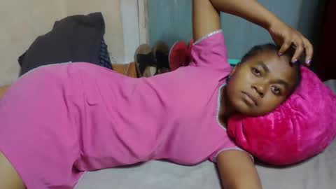 Snapshot of nilahmarie chatting on 04-22-26, 07:26 nilah online show from 04-22-26, 07:26