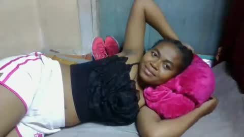 Snapshot of nilahmarie chatting on 04-23-26, 04:20 nilah online show from 04-23-26, 04:20