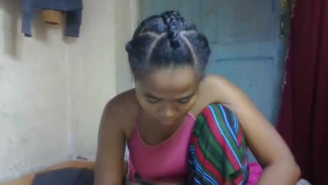 Snapshot of nilahmarie chatting on 04-30-26, 07:04 nilah online show from 04-30-26, 07:04
