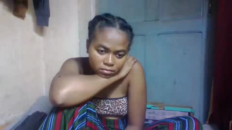 Snapshot of nilahmarie chatting on 05-13-26, 06:27 nilah online show from 05-13-26, 06:27