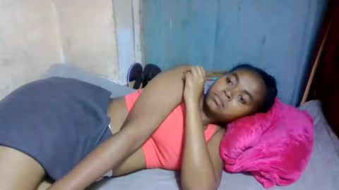 Snapshot of nilahmarie chatting on 05-20-26, 03:29 nilah online show from 05-20-26, 03:29