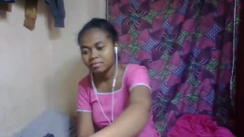 Snapshot of nilahmarie chatting on 05-22-26, 07:08 nilah online show from 05-22-26, 07:08