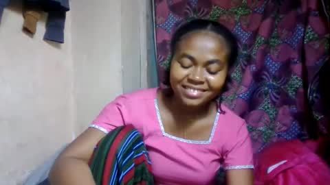 Snapshot of nilahmarie chatting on 05-25-26, 06:14 nilah online show from 05-25-26, 06:14