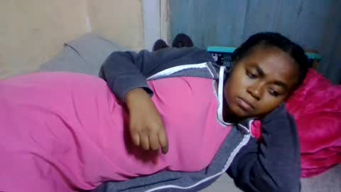 Snapshot of nilahmarie chatting on 06-18-26, 11:03 nilah online show from 06-18-26, 11:03