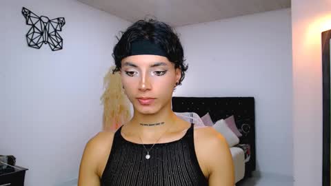 Snapshot of nilam217 chatting on 02-19-25, 12:57 Nilam online show from 02-19-25, 12:57