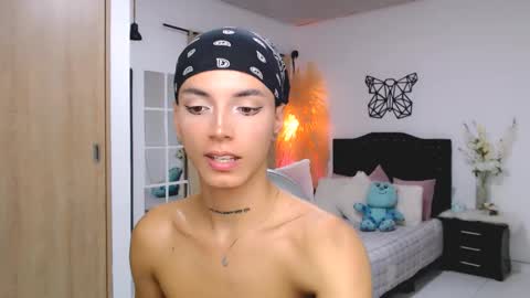 Snapshot of nilam217 chatting on 02-22-25, 03:45 Nilam online show from 02-22-25, 03:45