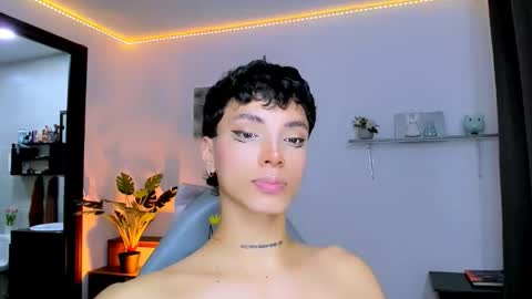 Snapshot of nilam217 chatting on 10-18-25, 09:59 Nilam online show from 10-18-25, 09:59