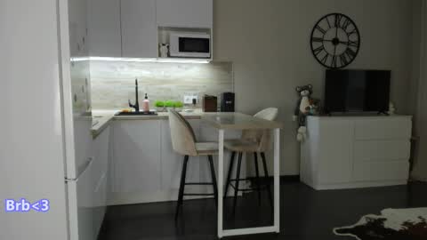 Bella online show from 10-25-25, 11:40