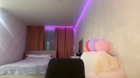 Margot online show from 11-23-25, 02:06