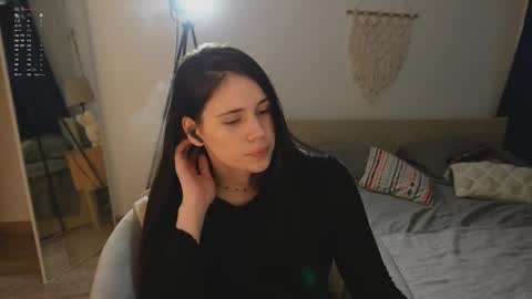 Jennet online show from 11-18-25, 06:12