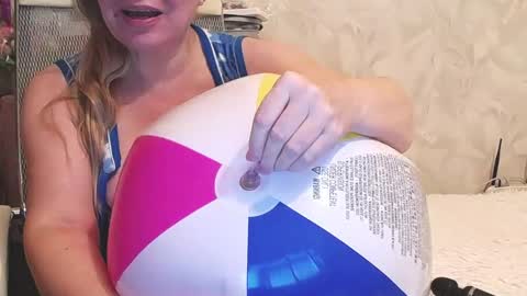 Nimfalove online show from 12-14-25, 04:01