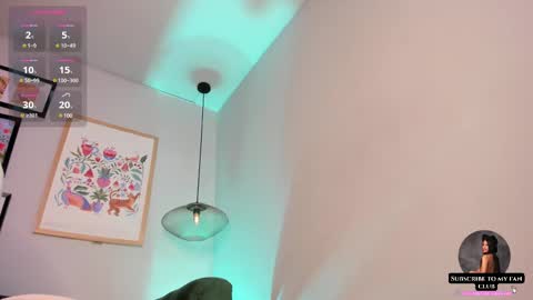 Snapshot of nina__dixon chatting on 02-19-25, 12:14 Nina online show from 02-19-25, 12:14