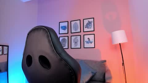 Snapshot of nina__dixon chatting on 09-17-25, 09:05 Nina online show from 09-17-25, 09:05