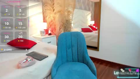 nina__ford online show from 11-17-25, 08:03