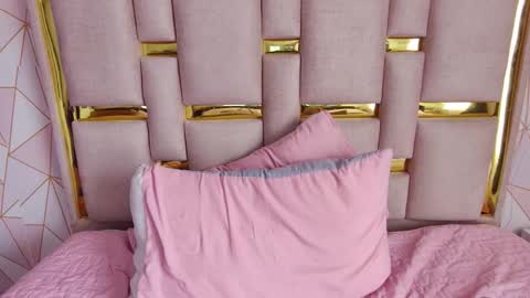 Nina Carther online show from 03-18-26, 04:10