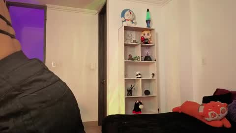 Nina Neon Nostrade online show from 04-18-26, 11:16