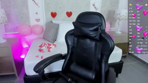 N I N A online show from 02-15-26, 12:29