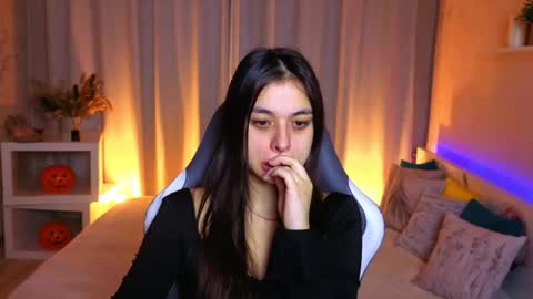 Ketrin online show from 11-22-25, 02:43