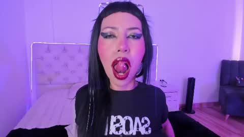 Snapshot of nina_fooxxx1 chatting on 06-12-26, 06:51 Nina Fox online show from 06-12-26, 06:51