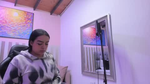 Snapshot of nina_glow_ chatting on 04-23-26, 11:20 nina_glow_ online show from 04-23-26, 11:20